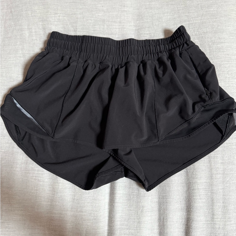 Lululemon hotty hot short, size 4, like new condition